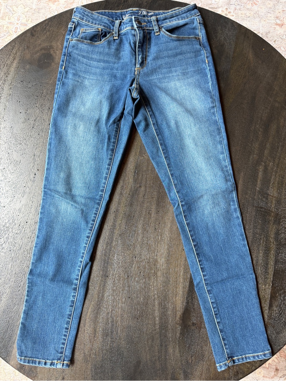 Universal Thread Women's Blue Skinny Jeans - Faded Medium Wash
